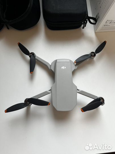 Квадрокоптер DJI Mini 2