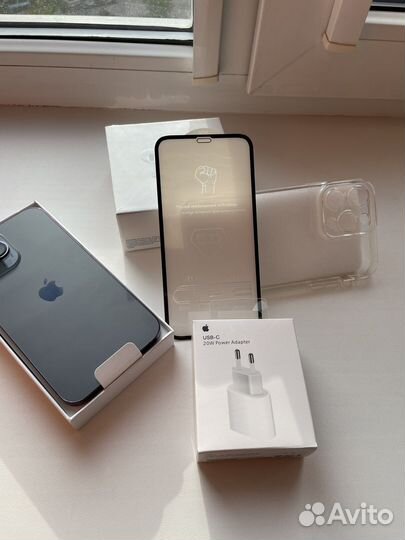 iPhone xr в 14 про полный комплект на фото