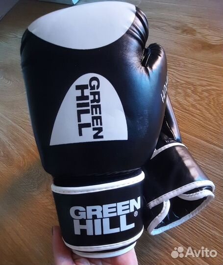 Боксерские перчатки 10 oz green hill