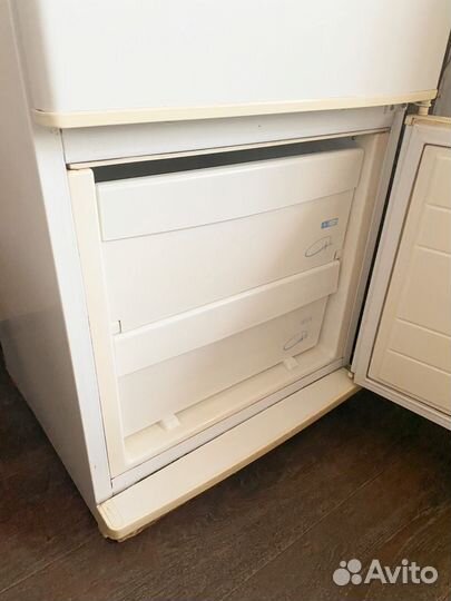 Холодильник бу, в рабочем сосоятнии