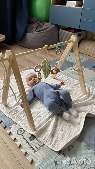 Развиваюший тренажер с игрушками, мобиль