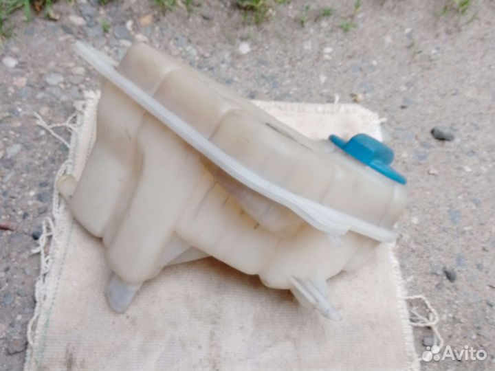 Расширительный бак Audi a6 c6 3.0