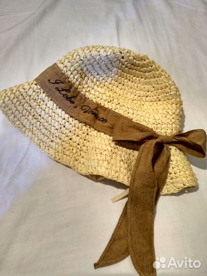 Шляпа женская соломенная
