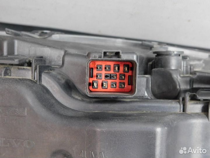 Фара левая Volvo XC70