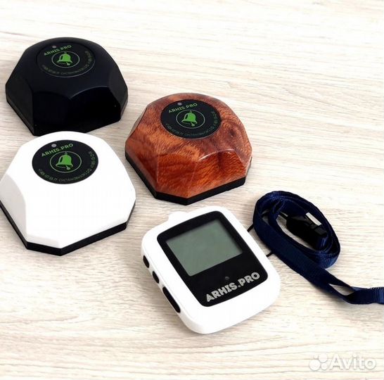 Кнопка вызова персонала к больному и часы пейджер