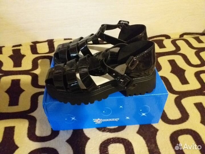Сандали (новые) 32р по стельке 20,5 -21
