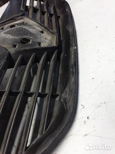 Решетка радиатора передняя Renault Logan 2 2014