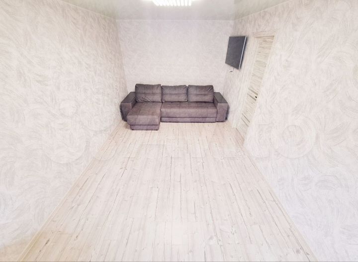 2-к. квартира, 42 м², 1/5 эт.