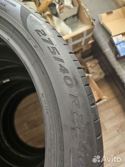 Pirelli P Zero PZ4 275/40 R22 107Y