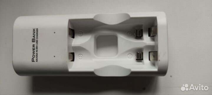 Зарядное устройство для аккумуляторных батареек GP