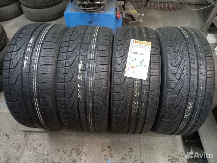 Pirelli Winter Sottozero 240 Serie II 245/35 R20 и 275/30 R20 V