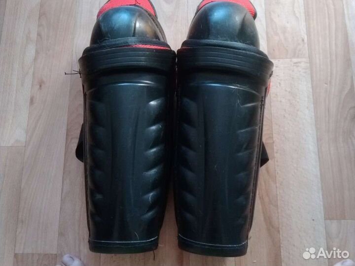 Щитки хоккейные