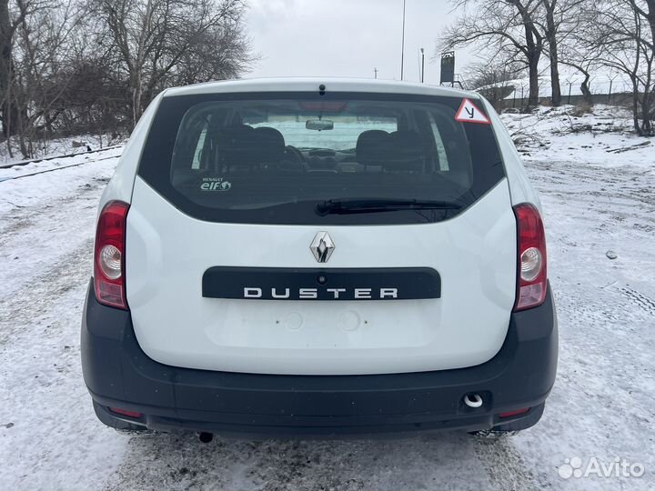 Renault Duster 1.6 МТ, 2014, битый, 56 132 км