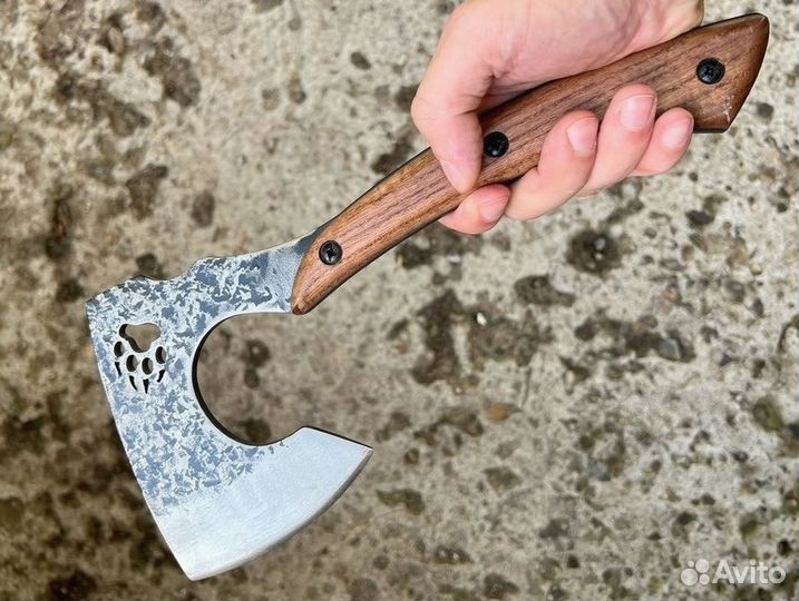 Топор кованый