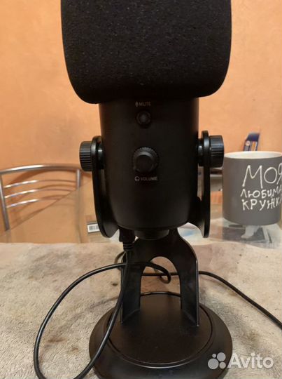 Микрофон blue yeti