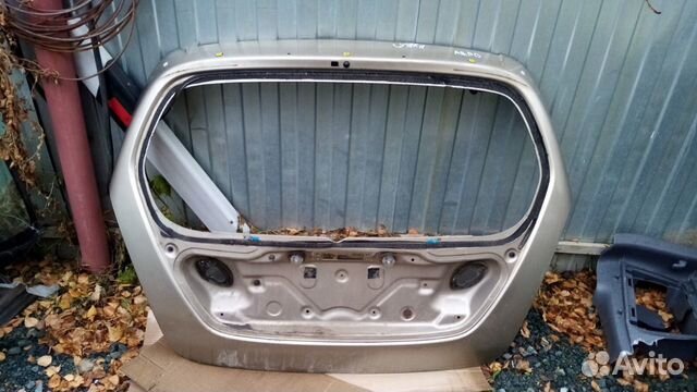 Крышка багажника Liana, aerio