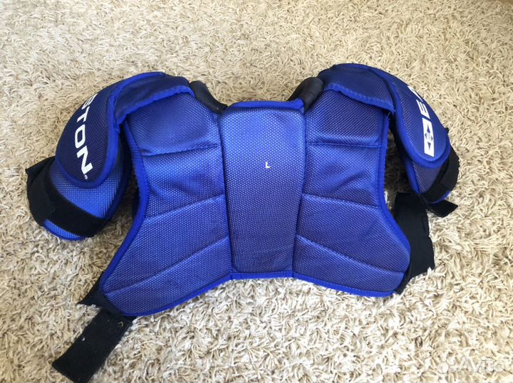 Нагрудник хоккейный easton