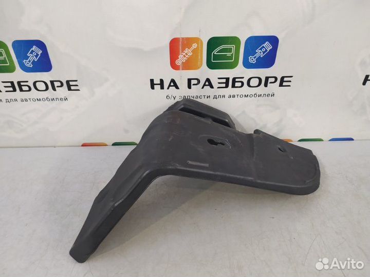 Воздуховод передний правый Toyota Land Cruiser 200