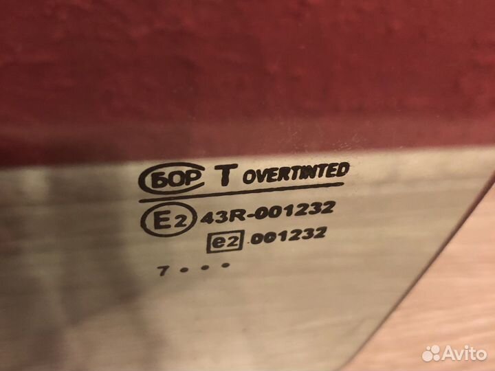 Заднее левое стекло priora