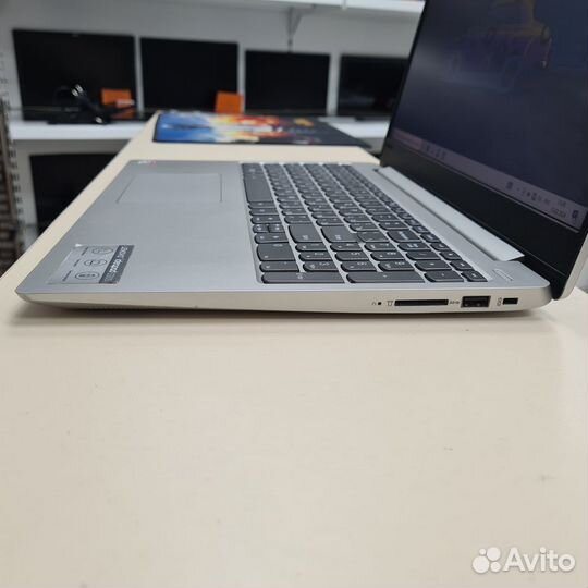 Ноутбук Lenovo 15.6