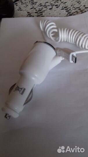 Автомобильное зарядное устройство