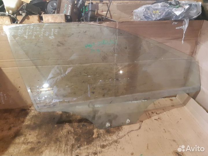 Стекло двери переднее правое Hyundai Solaris