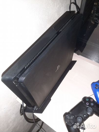 Sony playstation 4 PS4 slim 1tb