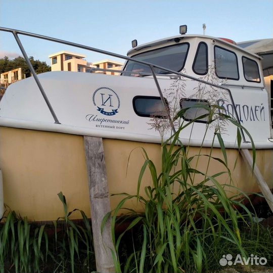 Прогулочно-рыбацкий катер