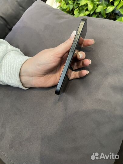 iPhone 15 Pro, 128 ГБ