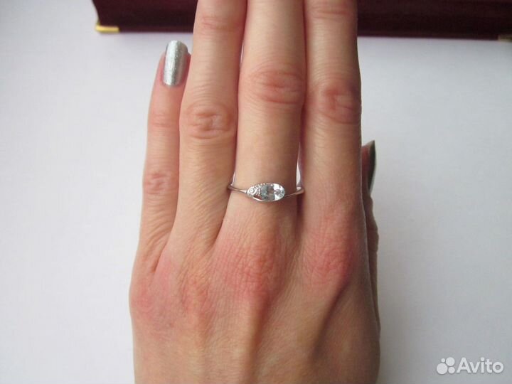 Серебряное Кольцо Топаз Фианиты