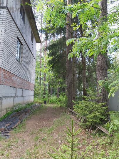 Дом 307 м² на участке 15 сот.