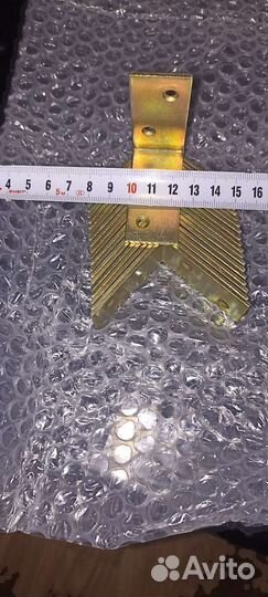 Уголок металлический мебельный