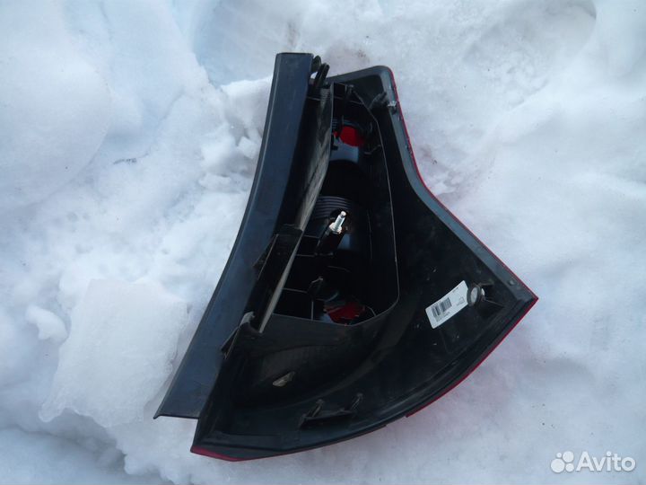 Задний левый фонарь рено сандеро 1