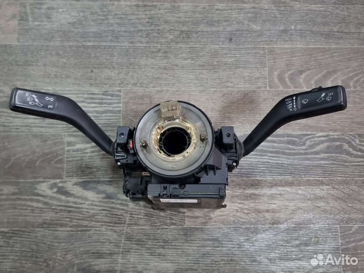 Переключатель подрулевой Volkswagen Passat B6