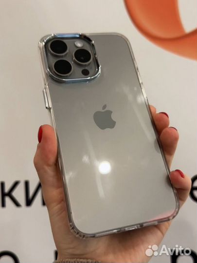 Силиконовый прозрачный чехол на iPhone 15