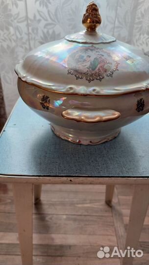 Супница фарфоровая