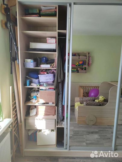 Шкаф трехстворчатый бу с зеркальными тремя дверями