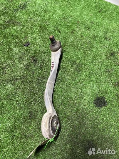 Рычаг подвески передний правый Volkswagen Passat