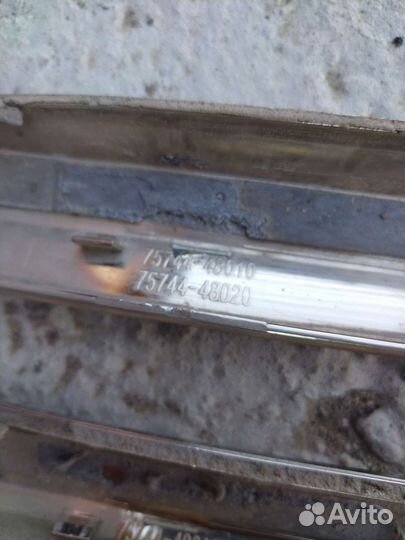 Молдинг двери Toyota Highlander II 2007-2013