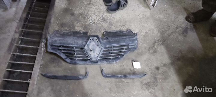 Решётка радиатора логан 2