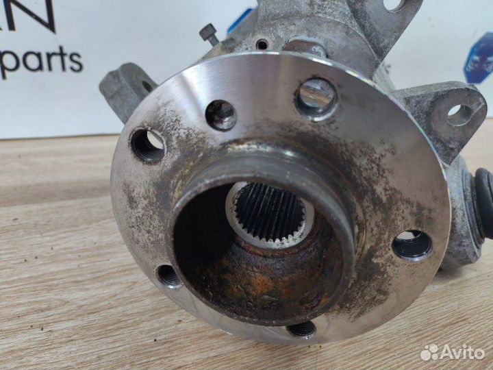 Кулак поворотный задний левый Bmw X5 E70 N52B30AF