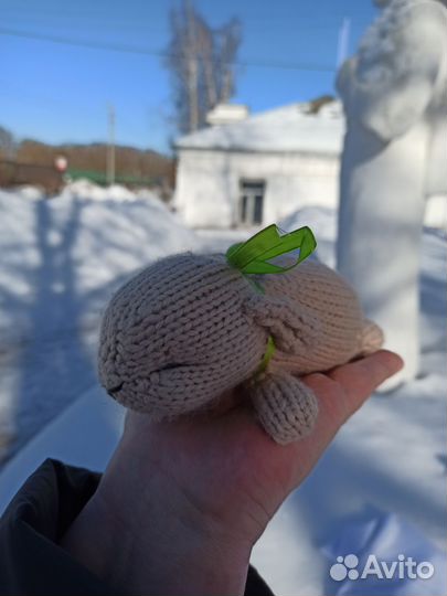 Спящий зайчонок вязаный. Ручная работа