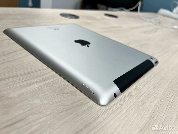 Планшет Apple iPad 4 / 9.7