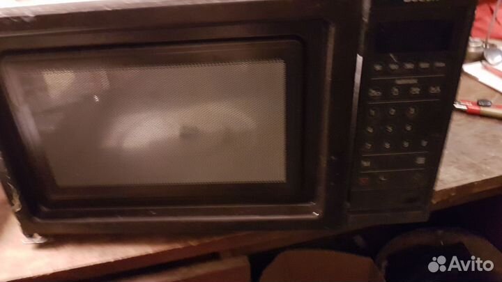 Микроволновка Panasonic NN SM220W на запчасти