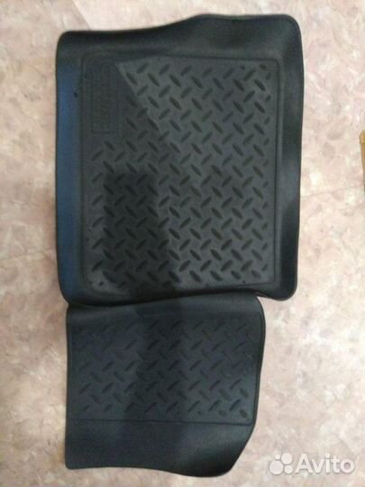 Автомобильные резиновые коврики