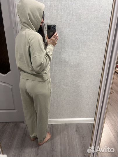 Спортвныц костюм uniqlo