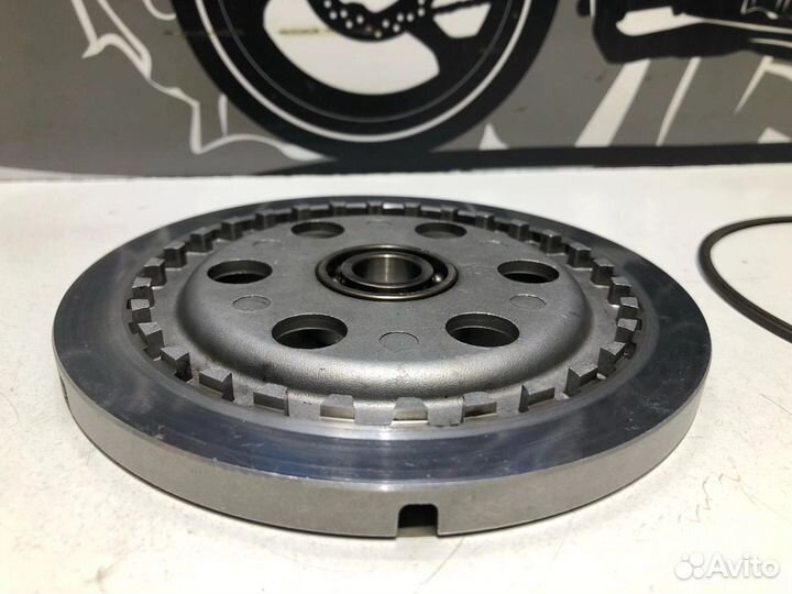 Крышка корзины сцепления Yamaha YZF-R1 2000г