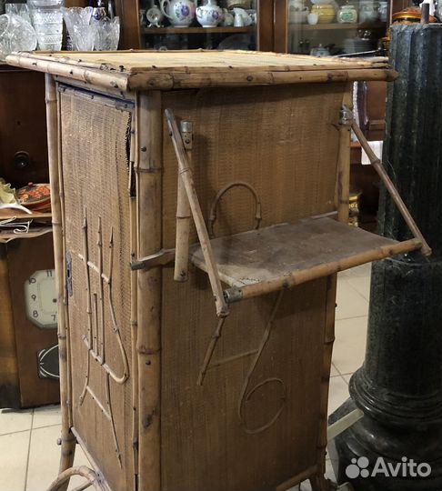 Шкафчик для патефона, пластинок. Бамбук