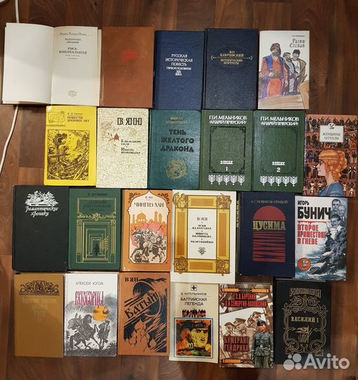 Исторические романы очень много