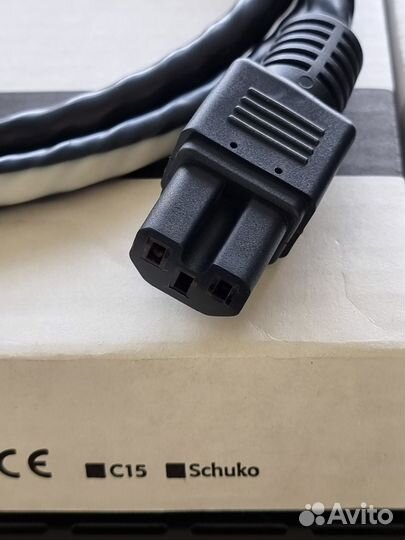 Shunyata Venom 3 Силовой кабель 1,8 метра